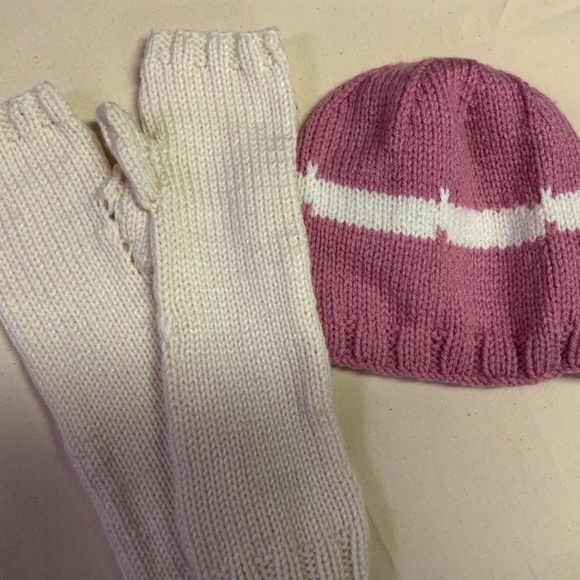 Arm warmers and touque - Picture 2 of 3